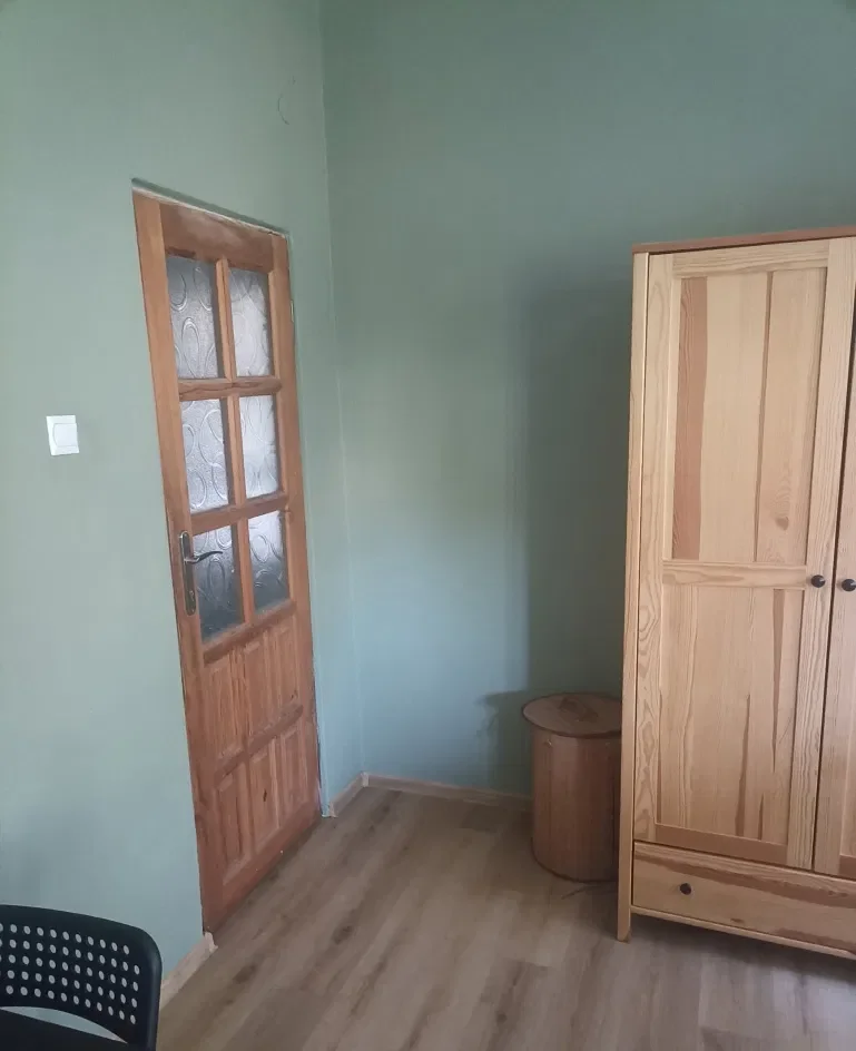Wynajem dużego pokoju w domu jednorodzinnym - zdjęcie 2