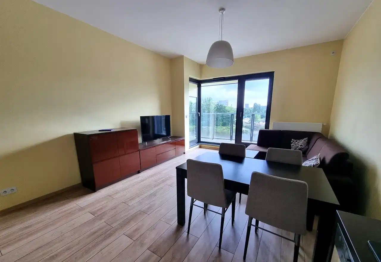 WYSPIAŃSKIEGO, 54m2, 2 pokoje, duży balkon, widok na rzekę, od 01.07 - zdjęcie 4