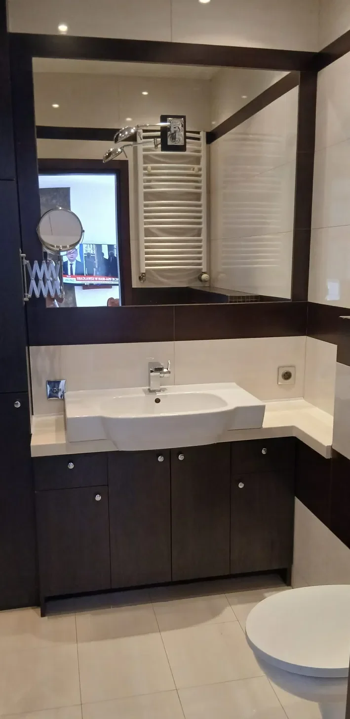 Mieszkanie 2 pokoje 45 m² po remoncie z balkonem na strzeżonym osiedlu - zdjęcie 7