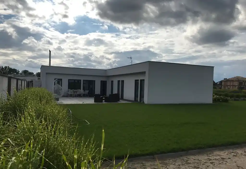 Komfortowy, nowoczesny, parterowy dom do wynajęcia w Dąbrówce - zdjęcie 4
