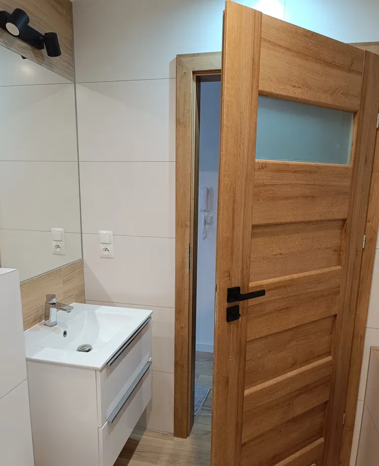 Nowe mieszkanie na wynajem w apartamentowcu - zdjęcie 10
