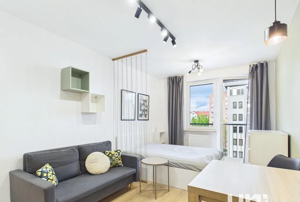 Jasna kawalerka 6p. | Balkon | Internet 1GB GRATIS