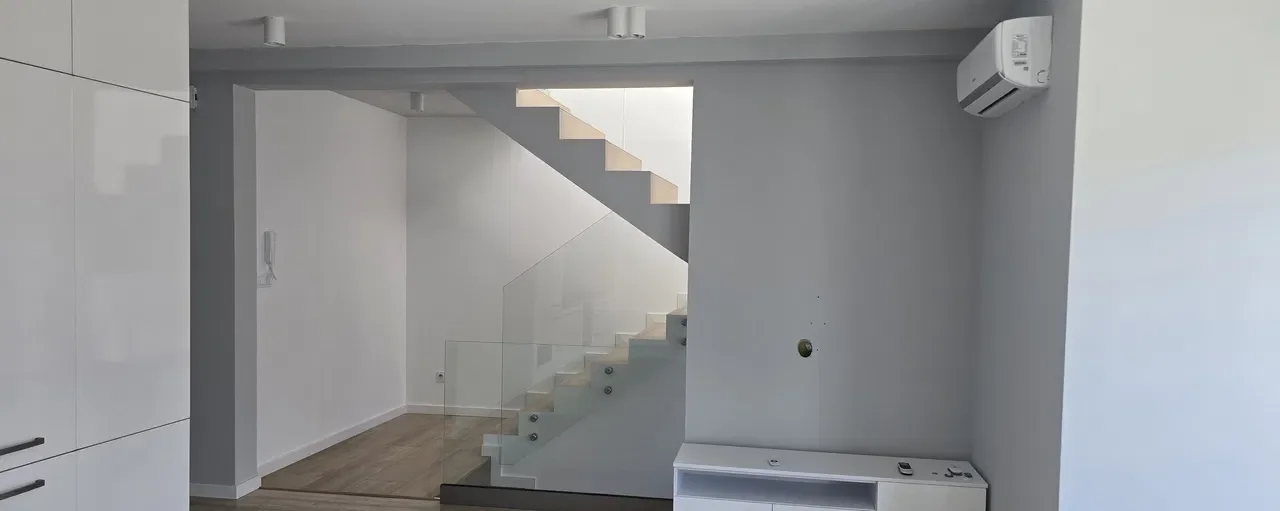 Niepołomice centrum-apartament dwu-poziomowy z garażem