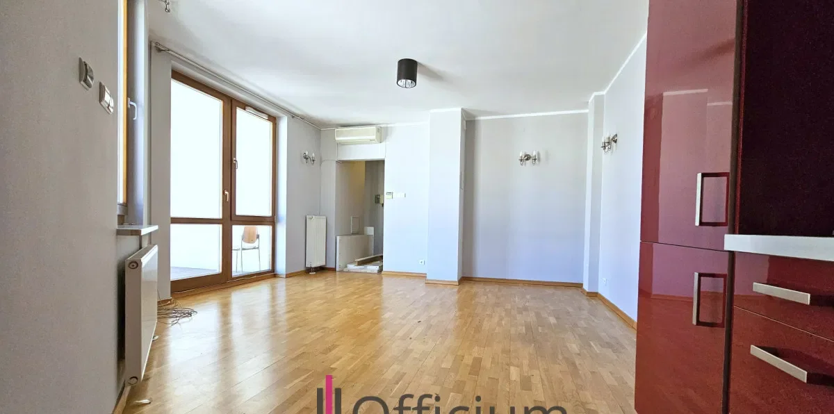 Apartament w nowoczesnym budynku, ścisłe centrum - zdjęcie 2