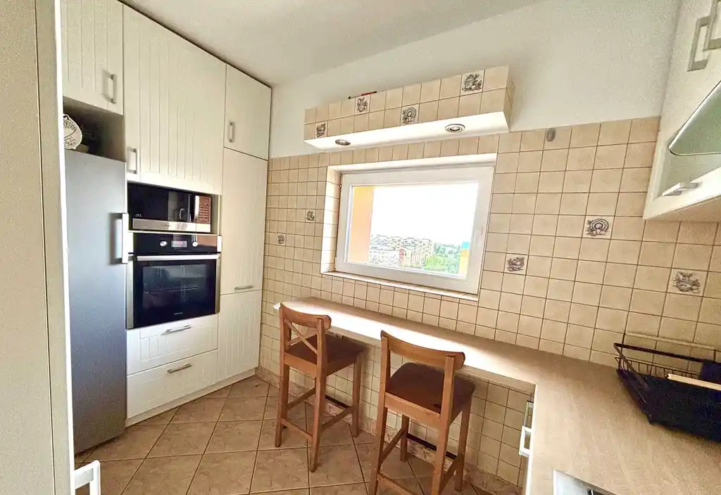 Przestronny pokój ul. Zaporoska 34 przy SkyTower, Winda, 1350zł całość - zdjęcie 4