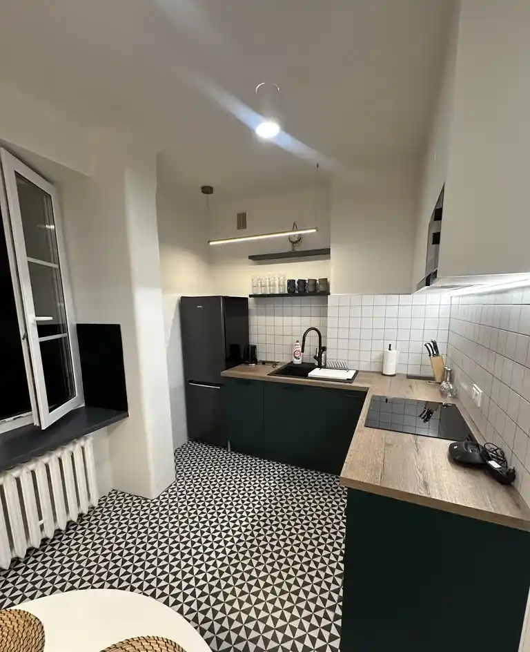 POKÓJ W CENTRUM STAREGO MIASTA W 4 OSOBOWYM MIESZKANIU - zdjęcie 6