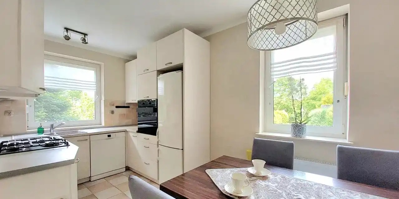 Mieszkanie z balkonem, 2 pokoje, osobna kuchnia, garderoba + garaż - zdjęcie 4