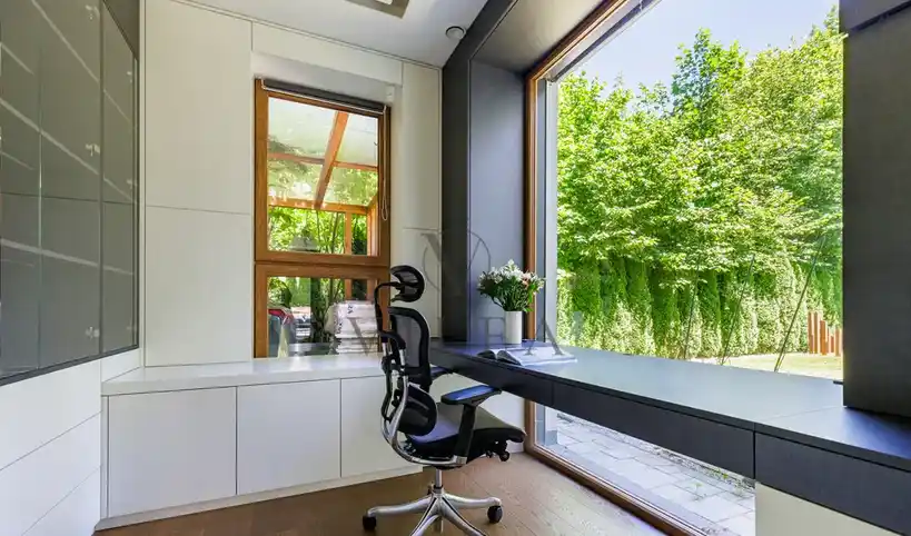 Luksusowy dom z ogrodem i technologią Smart Home - zdjęcie 6
