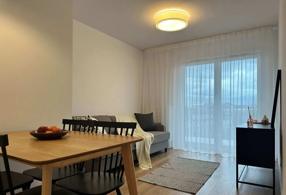 2-pokojowe | 44.1 m2 | Balkon | Internet w cenie | Bezpośrednio