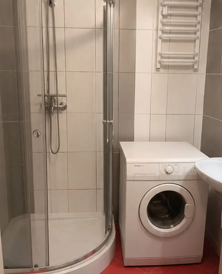 Mieszkanie 3-pokojowe z balkonem w centrum - zdjęcie 2
