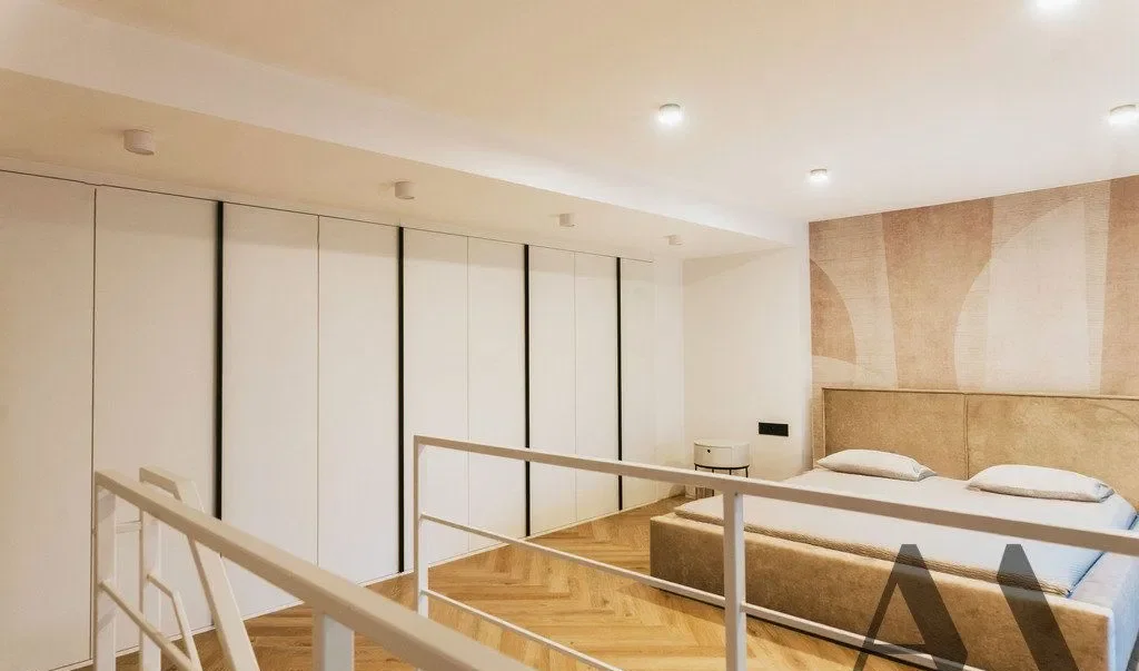 Bulwar Staromiejski | balkon | widok na rzekę