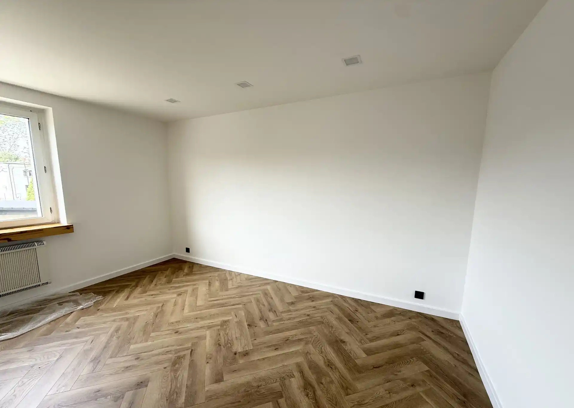 PO REMONCIE - Dwupiętrowy dom z ogródkiem, altaną|  2 garaże - zdjęcie 8