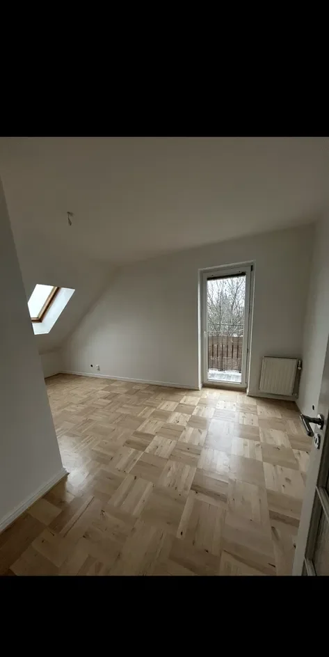 Przestronne mieszkanie 77m2 z garażem w Kielcach (os. Baranówek) - zdjęcie 2