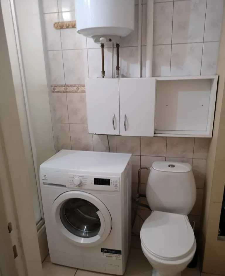 Ustawna kawalerka z oddzielną kuchnią w samym centrum Kołobrzegu - zdjęcie 5