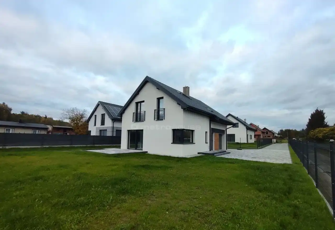 Nowy dom z ogrodem i garażem - ŻORY, ROGOŹNA - zdjęcie 3
