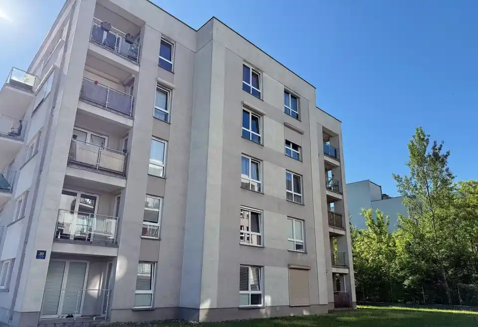 Zamknięte osiedle, dwa balkony - zdjęcie 9