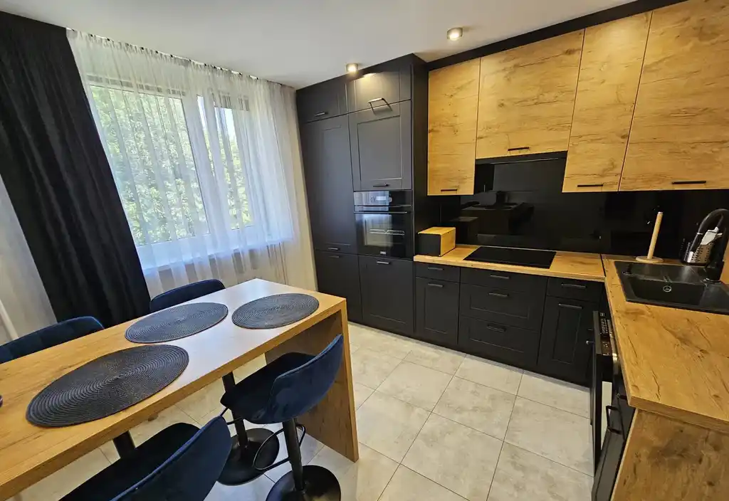 Wynajmę komfortowe mieszkanie 45m2 z balkonem CENTRUM OD ZARAZ - zdjęcie 2