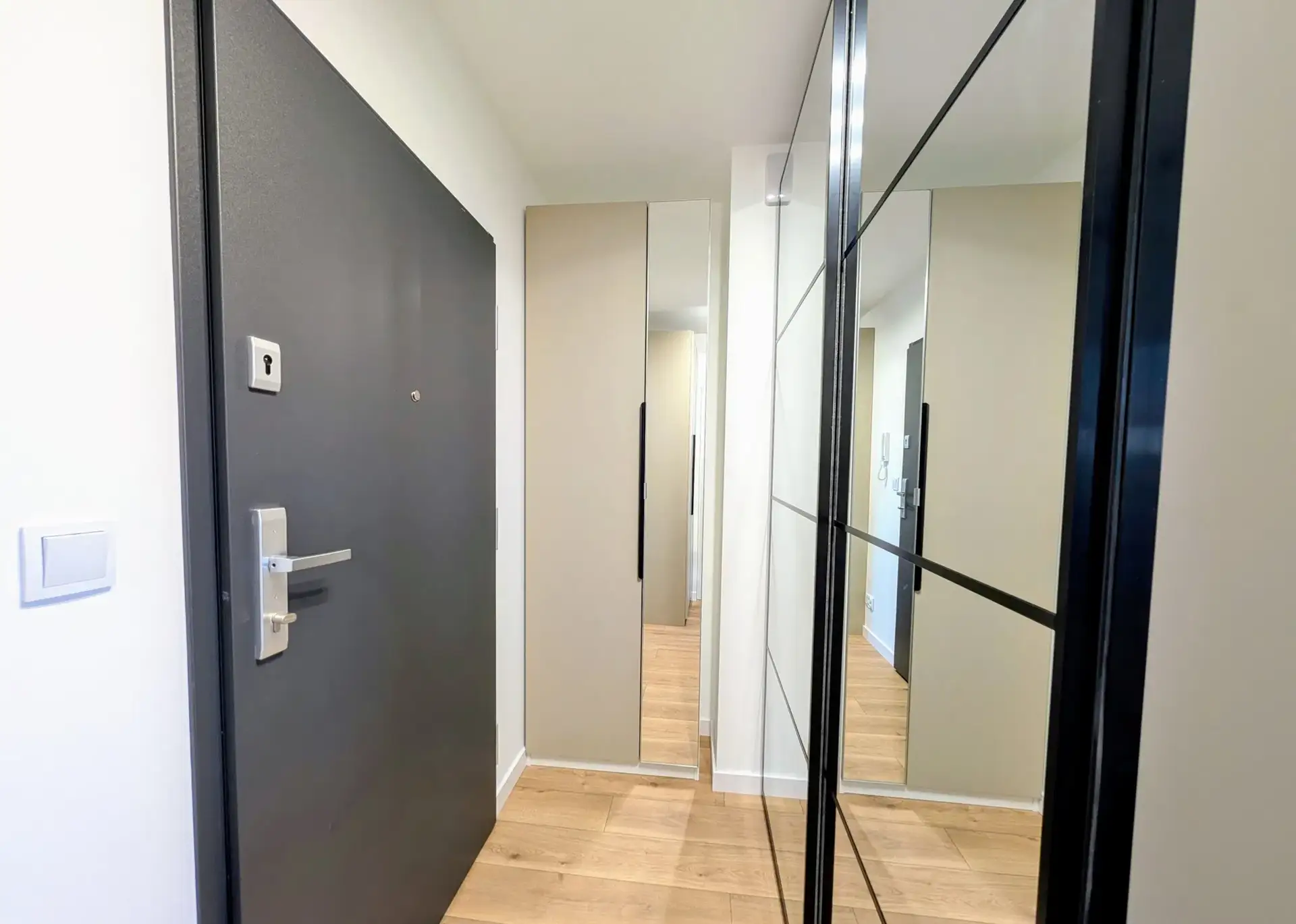 Nowe, piękne 2 pokoje, ogromny balkon, parking, blisko centrum - zdjęcie 10