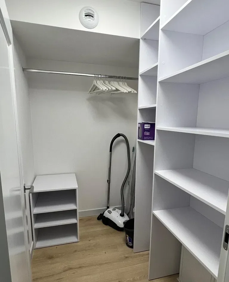Piękny, słoneczny apartament na wynajem na minimum rok z miejscem postojowym - zdjęcie 5