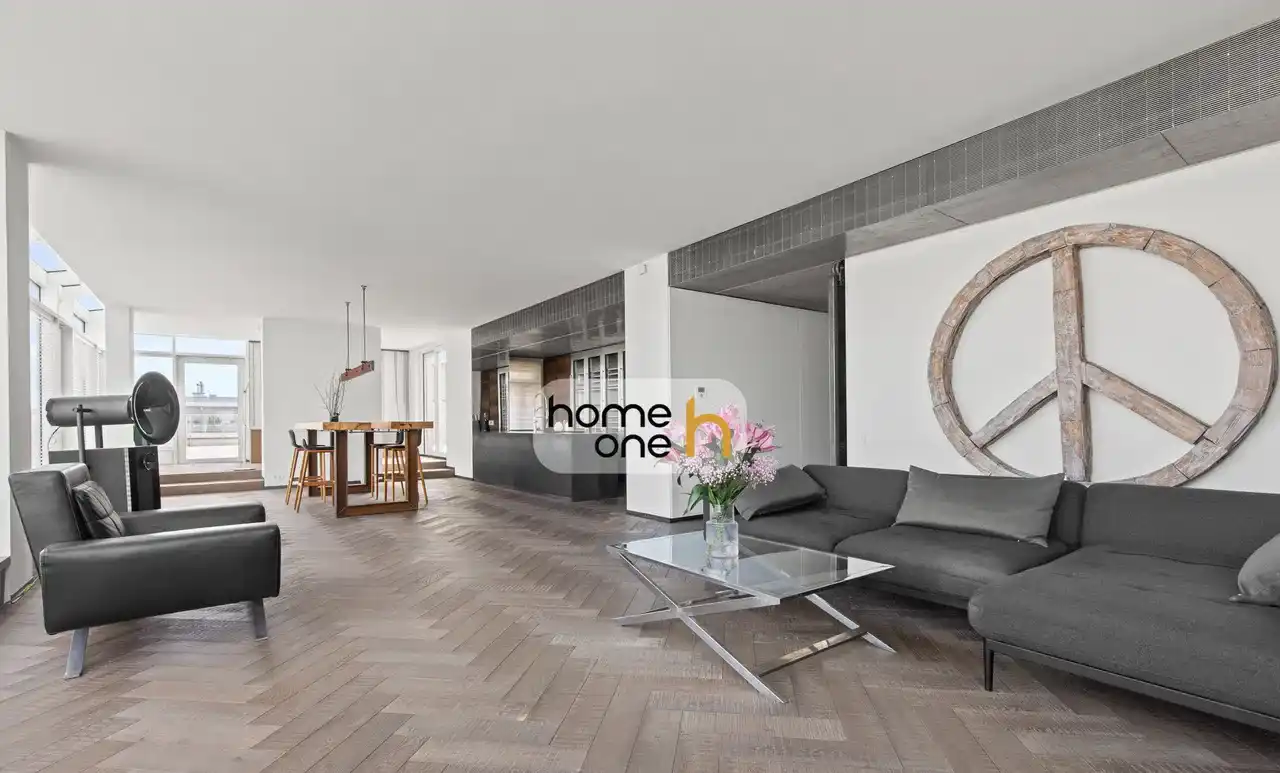 Wyjątkowy Penthouse z prywatą windą i ogromnymi tarasami - zdjęcie 2