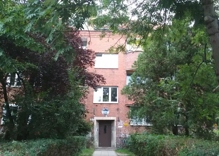 2-pokojowe mieszkanie z oddzielną kuchnią na ul. Hallera - zdjęcie 10