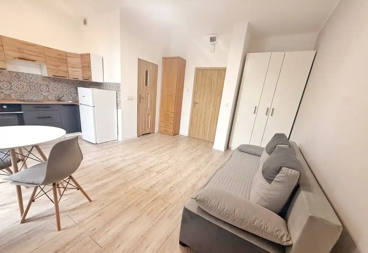 Do wynajęcia- Kawalerka 25,02 m² z BALKONEM! Sosnowiec CENTRUM - zdjęcie 2