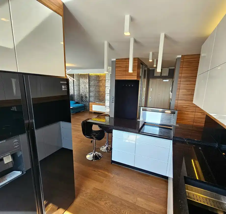 Luksusowy apartament z sauną i jacuzzi na 16 piętrze w centrum - zdjęcie 7