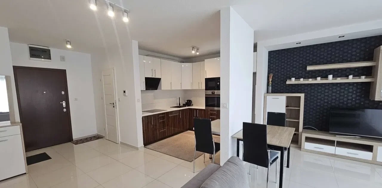 Komfortowy apartament 57 m² przy ul. Leszczyńskiego przy parku Saskim - zdjęcie 2