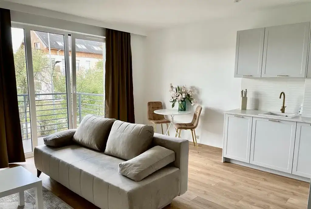 Nowoczesna kawalerka 34 m² z miejscem postojowym w Rajkowie - zdjęcie 2