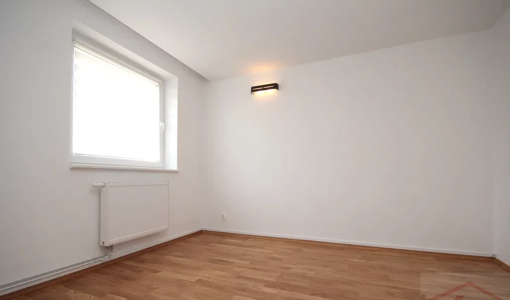 Szeregowiec z ogrodem, przy parku na Pogodnie. - zdjęcie 3