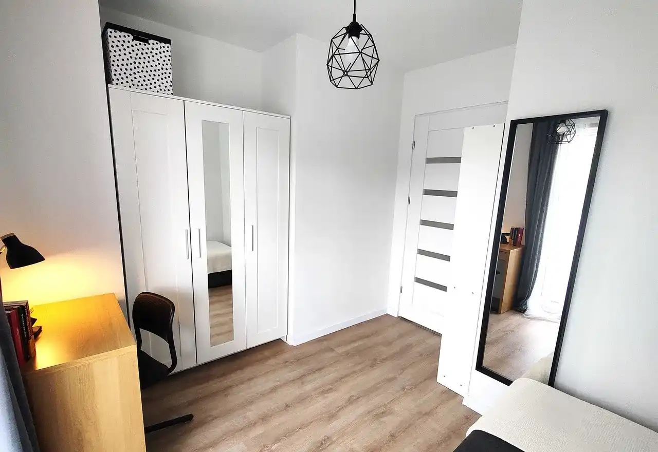 Ustawny pokój jednoosobowy z balkonem w Krakowie - zdjęcie 2
