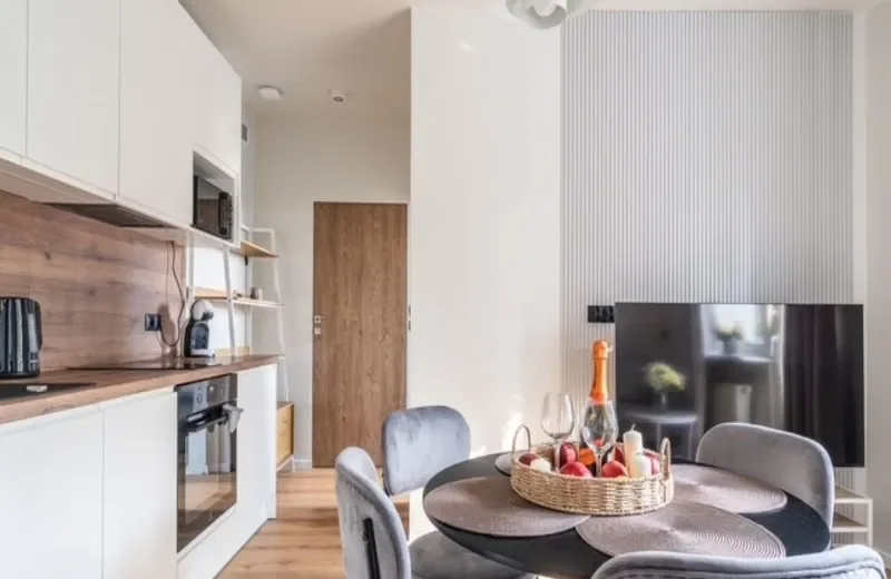 3 niezależne pokoje+salon z klimatyzacją.Taras. Garaż. 10min SKM - zdjęcie 5