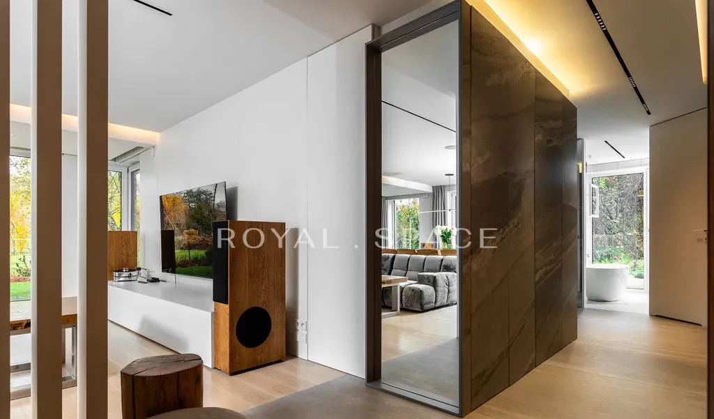 Unikalny apartament z prywatnym ogrodem o pow. 4a! - zdjęcie 9