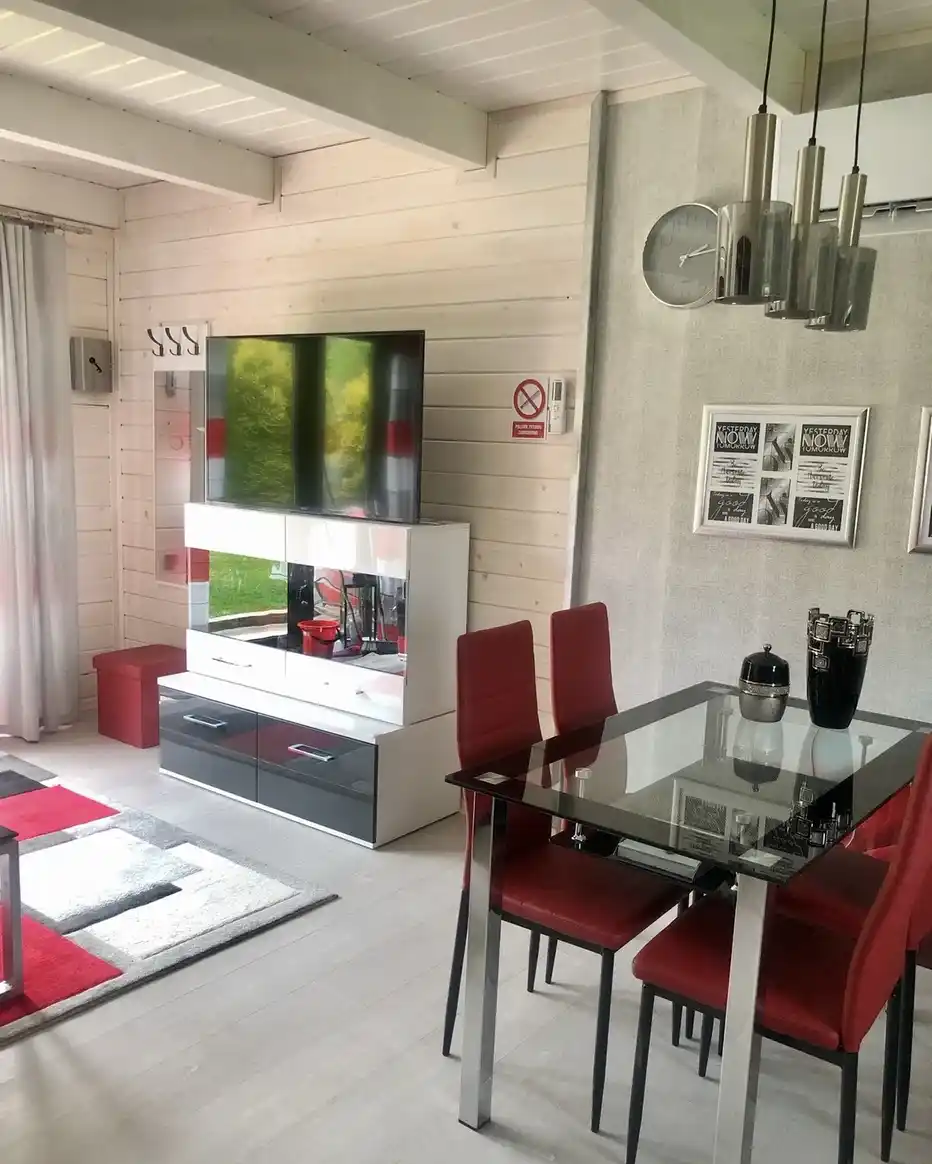 Samodzielne mieszkanie w domku gościnnym z ogródkiem - zdjęcie 7