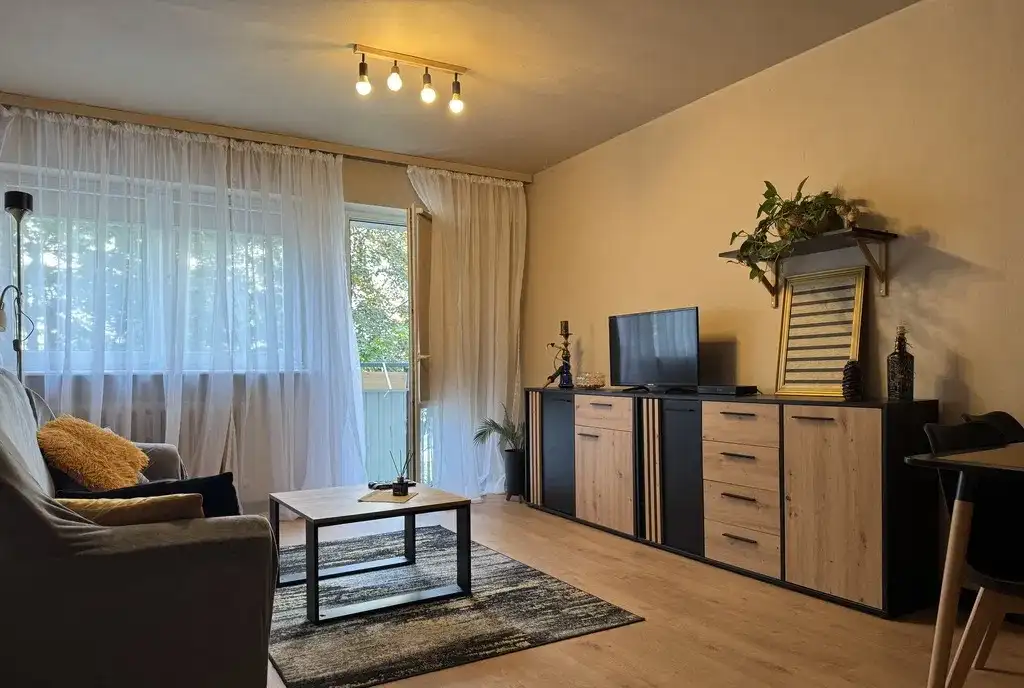 Przytulne 2 pokoje z parkingiem na Żoliborzu