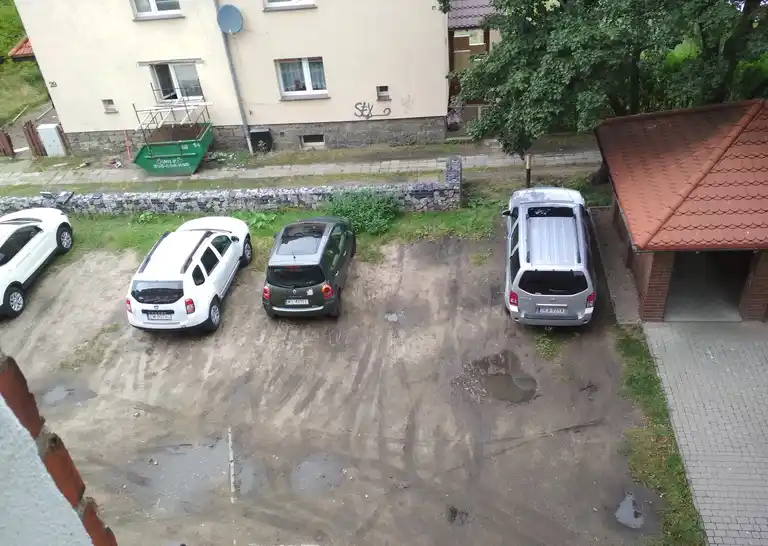 2-pokojowe mieszkanie z oddzielną kuchnią na ul. Hallera - zdjęcie 9