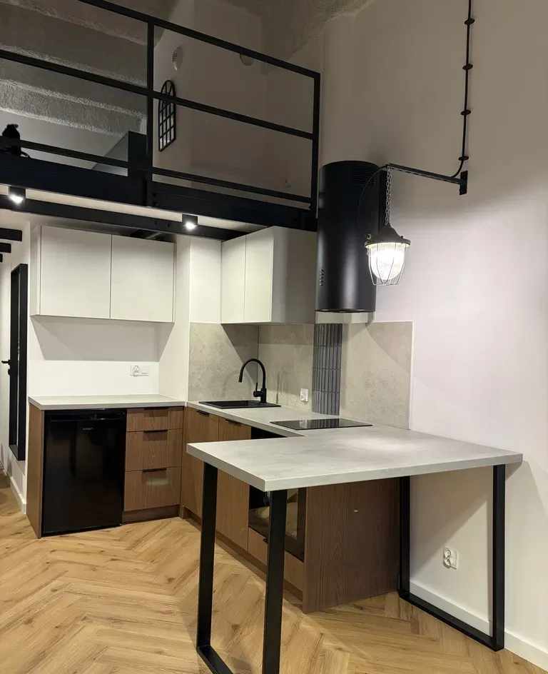 Dwupoziomowy loft|28+12 m² antresola z miejscem do pracy|Klimatyzacja - zdjęcie 3