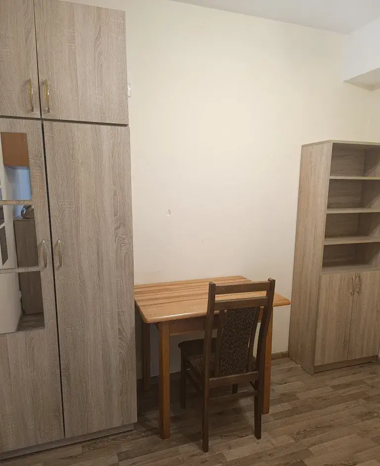 Pokój jednoosobowy z balkonem przy ul. Kapelanka 6A - zdjęcie 4