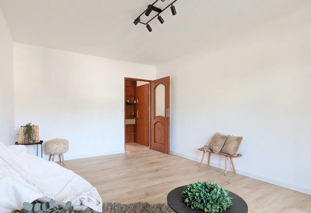 Przestronne mieszkanie 1-pokojowe z balkonem I CO miejskie - zdjęcie 7