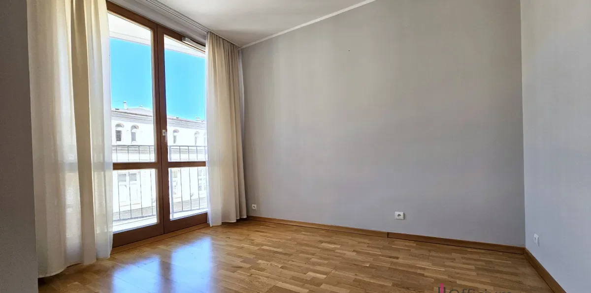Apartament w nowoczesnym budynku, ścisłe centrum. - zdjęcie 6