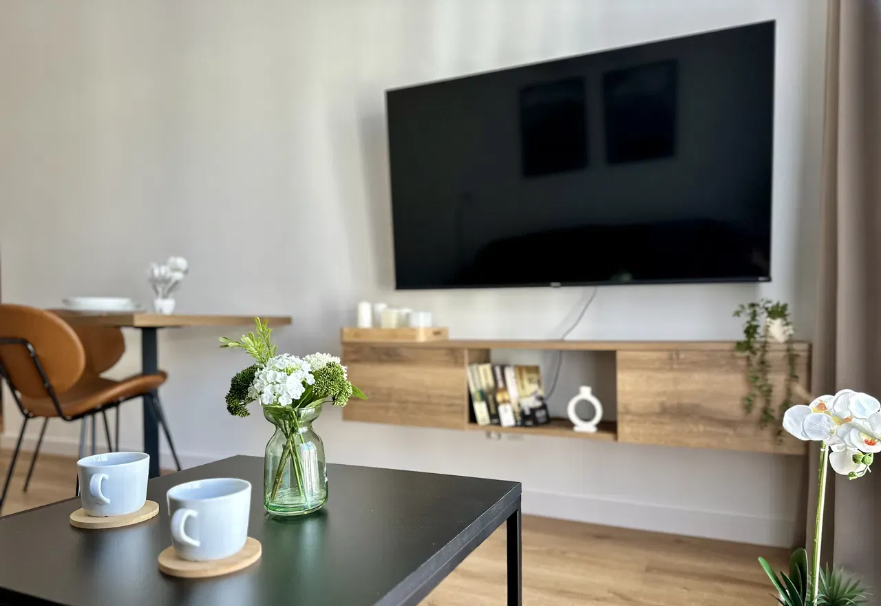 Mieszkanie 38m2 z klimatyzacją, balkonem i windą we Wrocławiu - zdjęcie 2