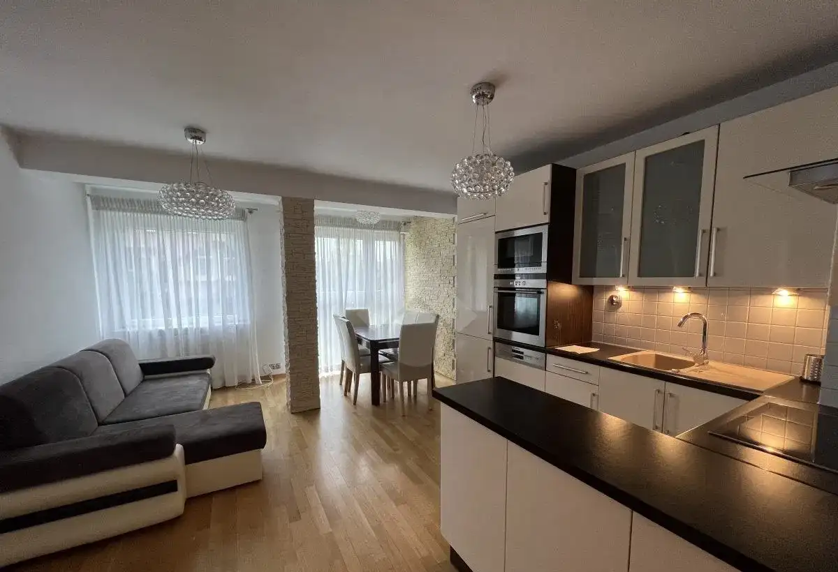 3 pokoje, balkon, miejsce postojowe w garażu, komórka lokatorska - zdjęcie 3
