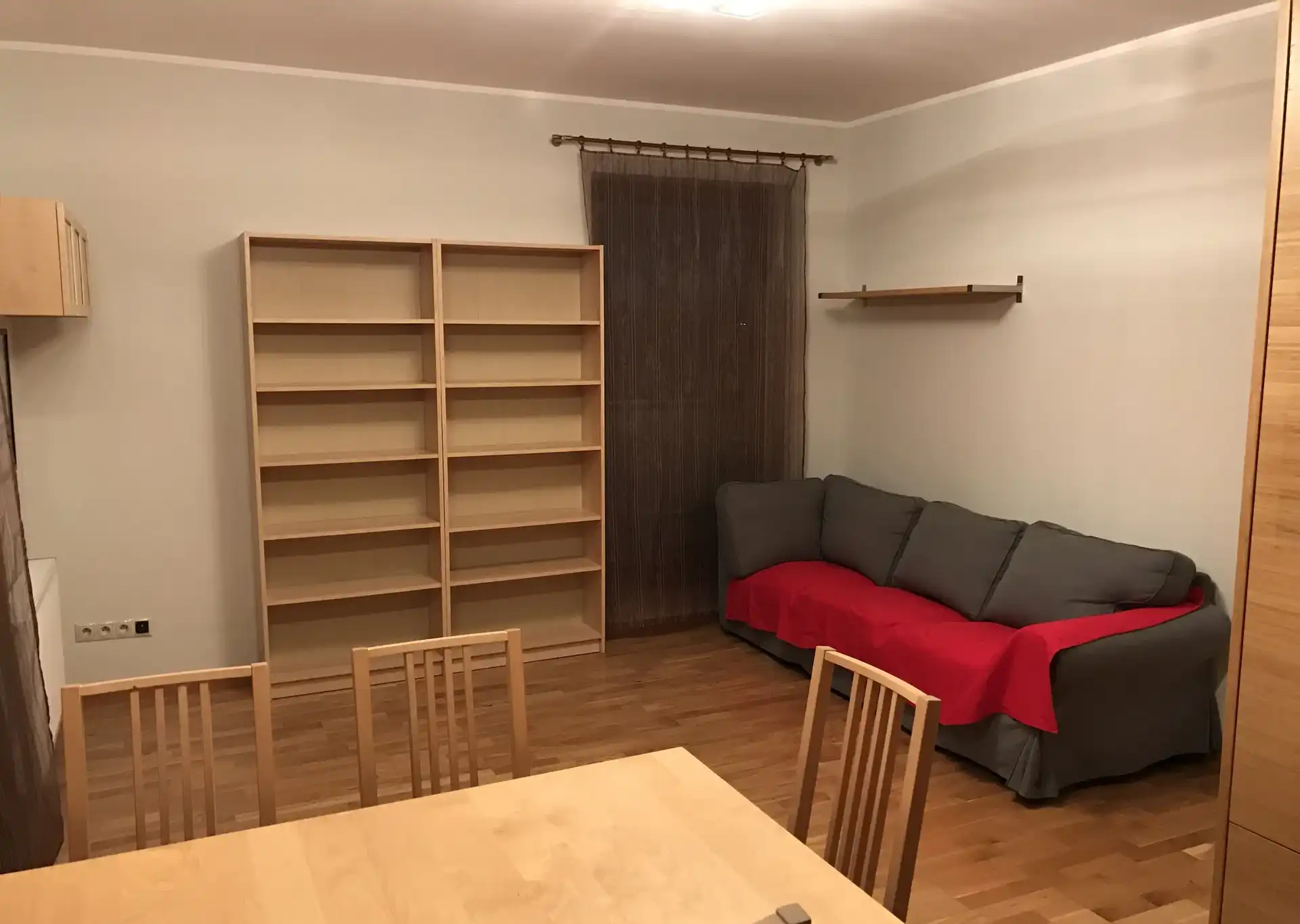 Mieszkanie 3 pokoje + balkon + 2 miejsca garażowe - zdjęcie 6