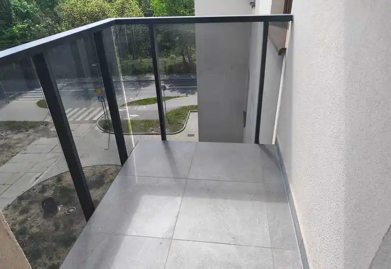 Wynajmę 2-pokojowe mieszkanie z balkonem i miejscem parkingowym. - zdjęcie 3