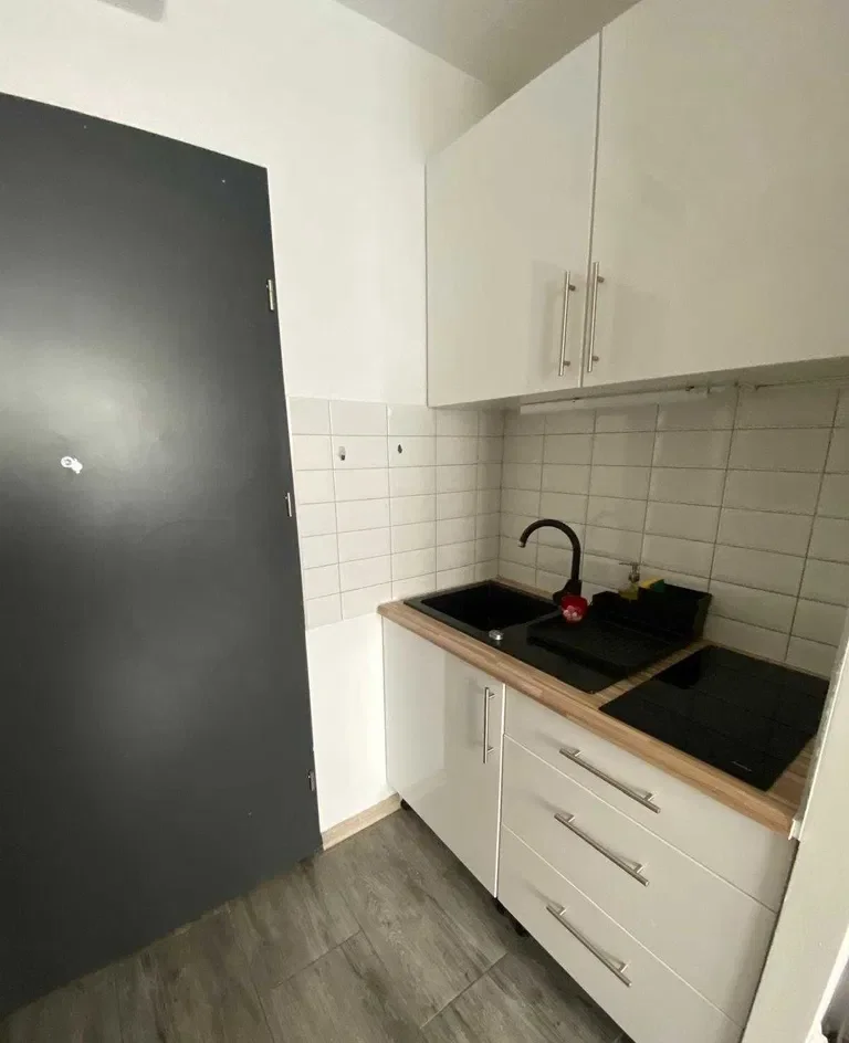 Wynajmę Kawalerkę przy ulicy legnickiej 57E we Wrocławiu - zdjęcie 2