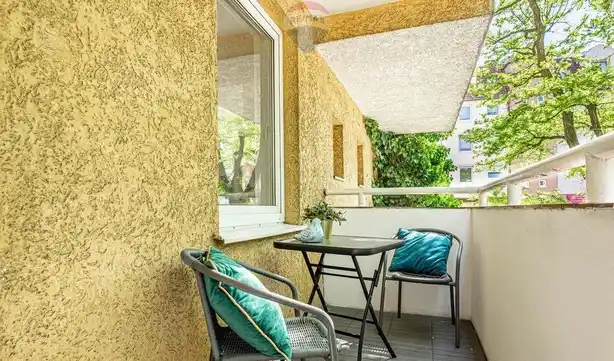 Wygodna kawalerka osobna kuchnia duży balkon - zdjęcie 3