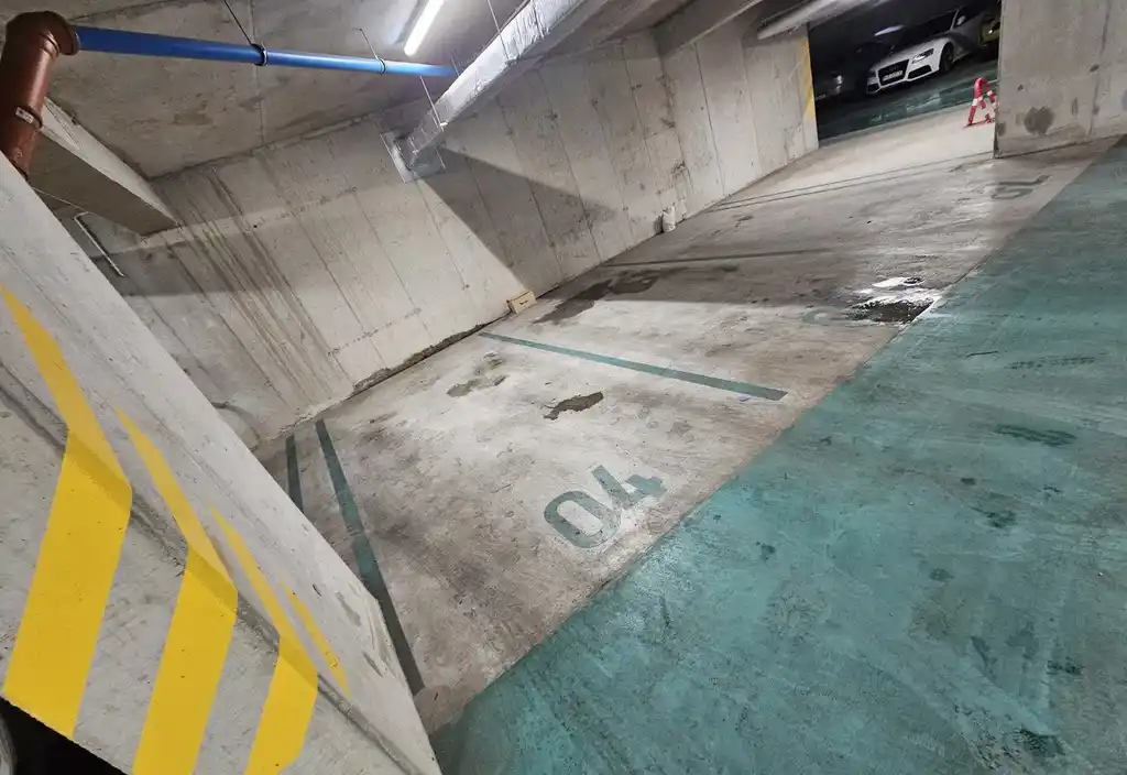 Cicha kawalerka z balkonem i miejscem w hali garażowej - zdjęcie 8