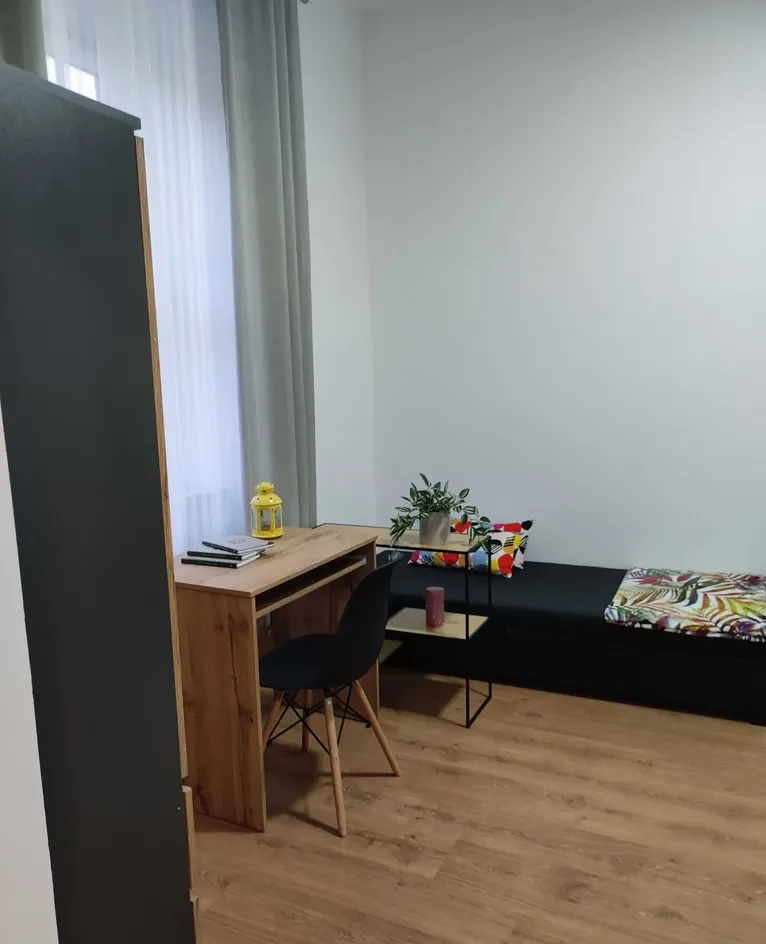 Miejsce w pokoju dwuosobowym dla chłopaka, mężczyzny - w Centrum Rzeszowa - zdjęcie 3