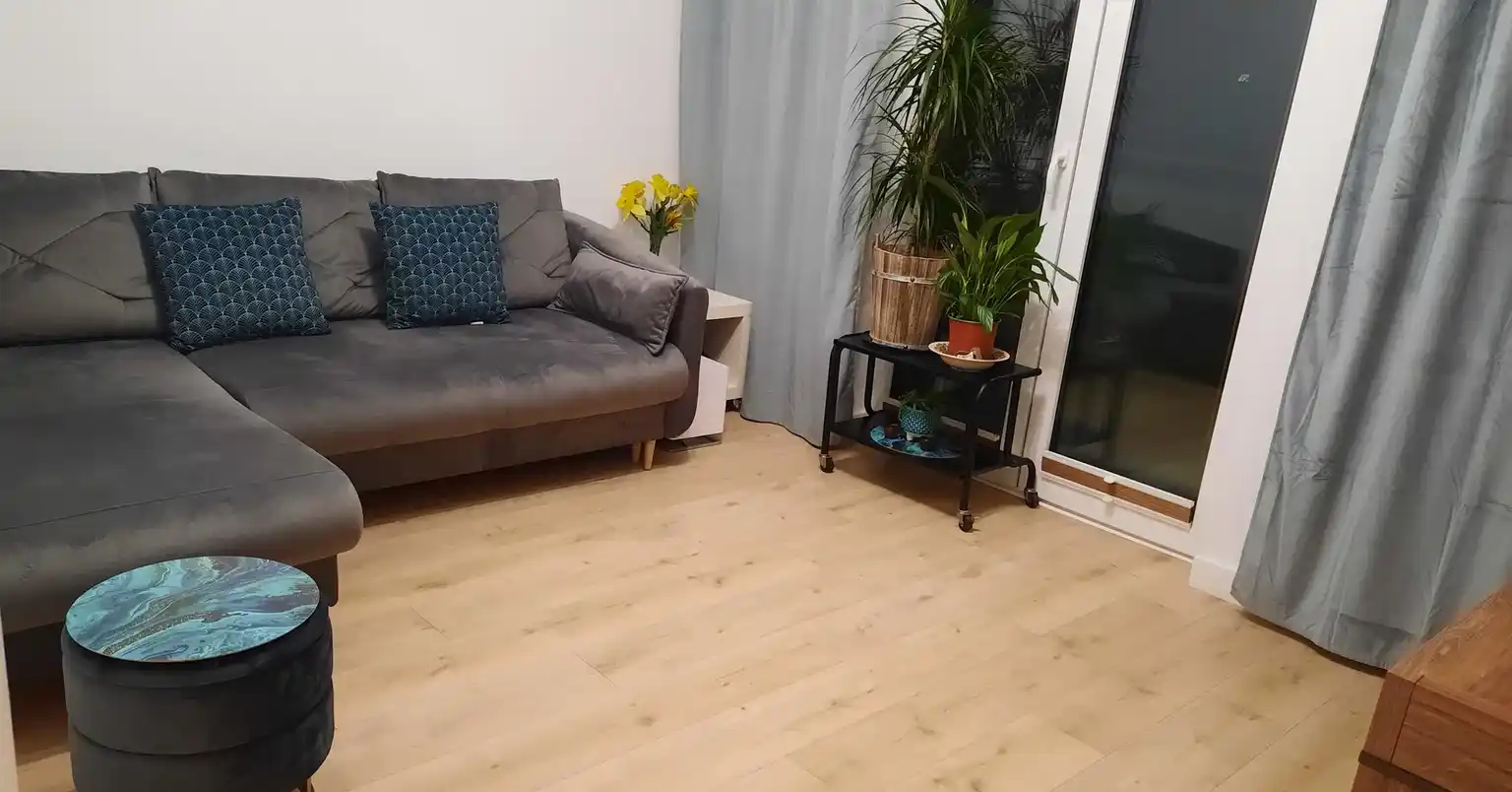 Do wynajęcia 2 pokojowe 42 m², bakon 10 m2 ścisłe centrum Radomia - zdjęcie 4