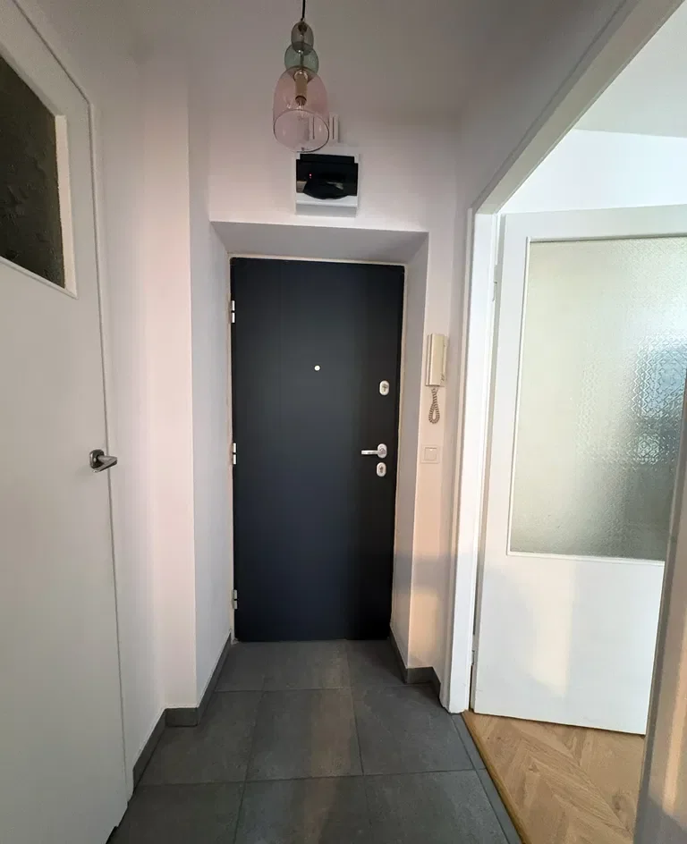 Kawalerka z oddzielną kuchnią na Mokotowie - zdjęcie 5